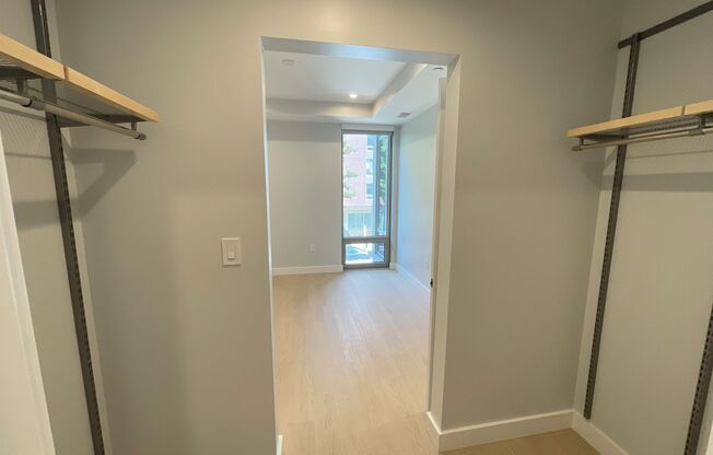 2 beds, 2 baths, 905 sqft, $4,025, Unit 203