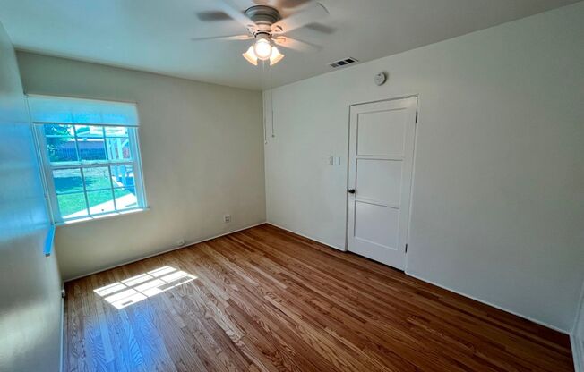 2 beds, 1 bath, $3,195