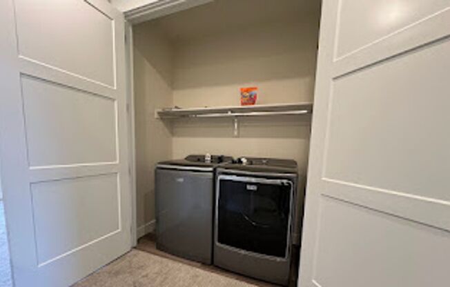 3 beds, 2.5 baths, $1,850, Unit #4