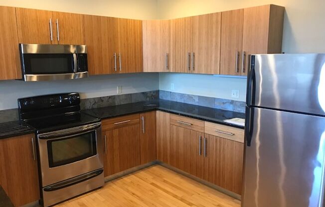 2 beds, 1 bath, 1,054 sqft, $1,800, Unit 207
