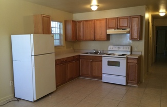 2 beds, 1 bath, 700 sqft, $1,195, Unit 1628 Music St.