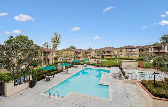 the enclave at green valley apartments resort style pool and courtyard