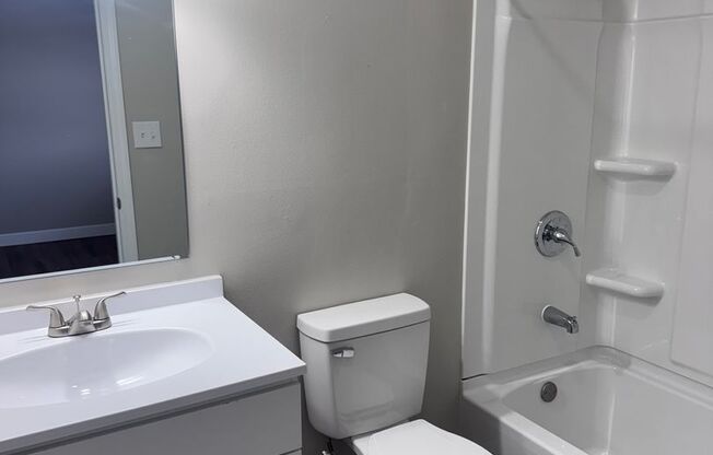 1 bed, 1 bath, $850, Unit 175