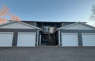 Charming 2-Bedroom Townhome for Rent in Bozeman, MT with Garage