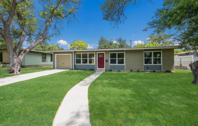 523 GILBERT LN