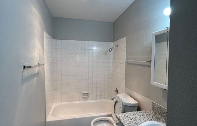 1 bed, 1 bath, 500 sqft, $1,050, Unit 20-B