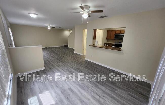 10932 KEYS GATE
