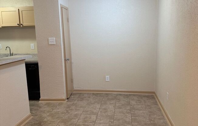 1 bed, 1 bath, 682 sqft, $905, Unit 314