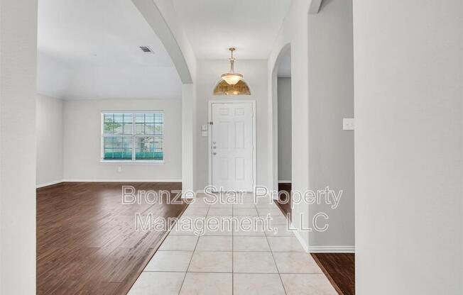 2827 ROSEWOOD BLVD