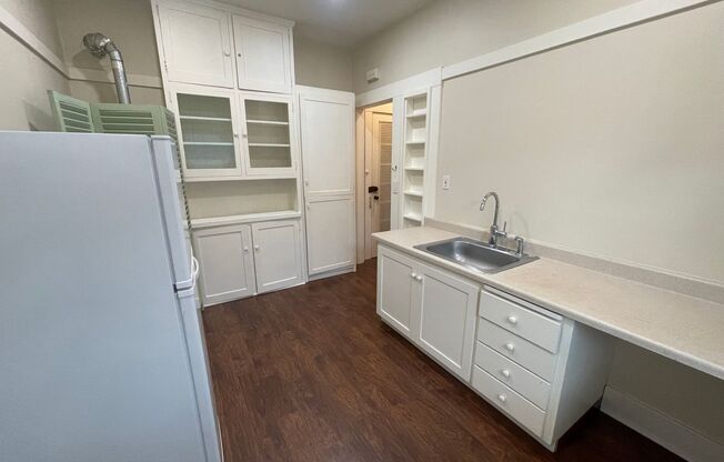 Studio, 1 bath, $1,600, Unit 2A