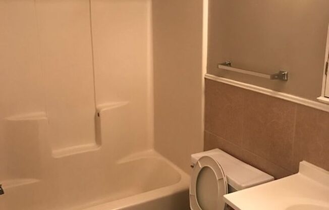 2 beds, 1 bath, $964