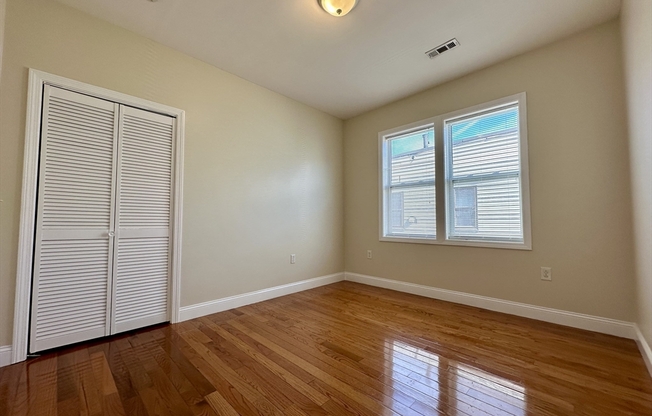 3 beds, 1 bath, 1,621 sqft, $3,250, Unit 3