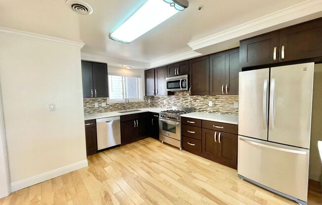 3 beds, 2 baths, $6,200