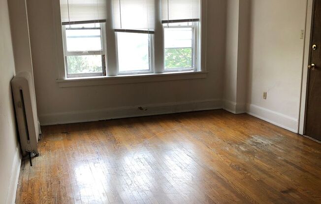 2 beds, 1 bath, 1,100 sqft, $1,225, Unit 11