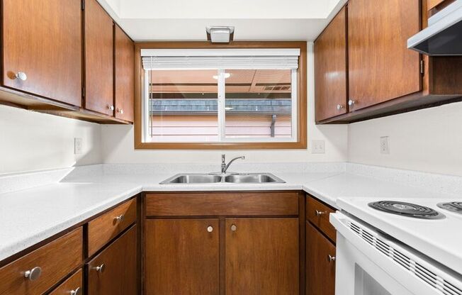 2945 SE WASHINGTON ST