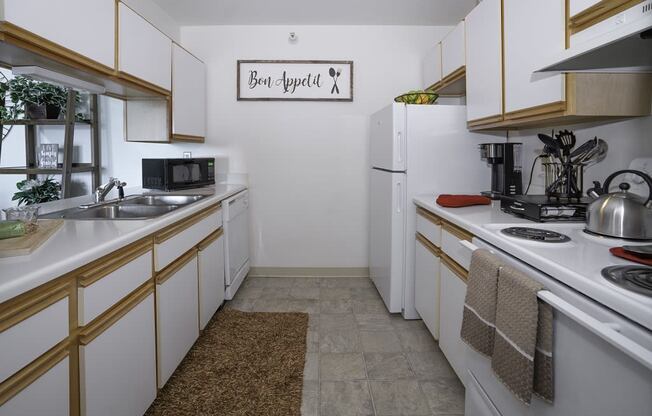 Kitchen gallery at Martin Estates Apartments, Shelbyville, 46176