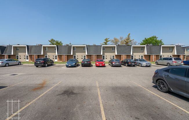 2 beds, 1.5 baths, $1,425, Unit 393 E Buttles Ave Apt. H