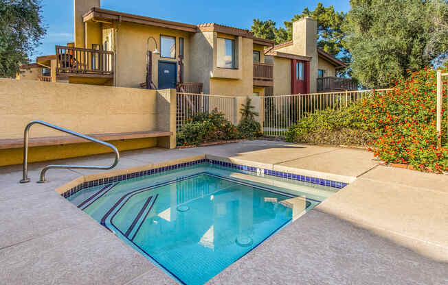 Outdoor Jacuzzi at Glen at Mesa Apartments, Mesa, AZ 85201