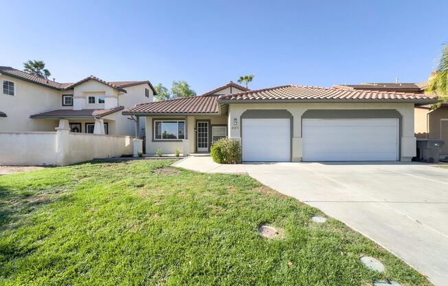 4 BEDROOM HOME + HUGE LOFT + 3 CAR GARAGE FOR RENT IN MURRIETA!