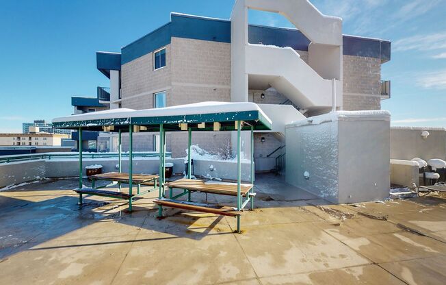 2 beds, 2 baths, 873 sqft, $1,810, Unit 601 W 11th Ave