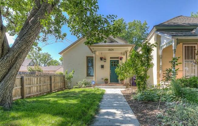 Beautiful 2 Bed/2.5 Bath Home in the Highlands