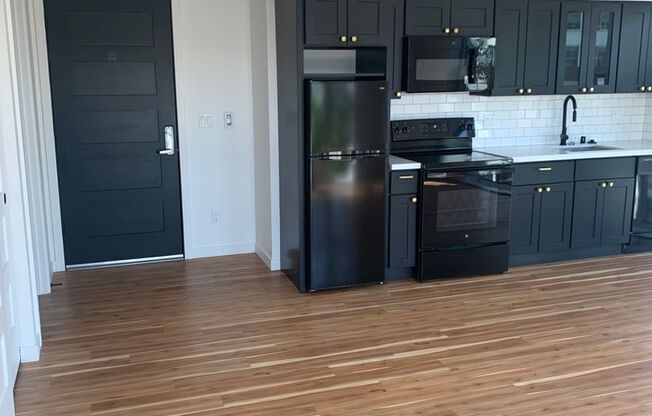 1 bed, 1 bath, 610 sqft, $2,246, Unit 504