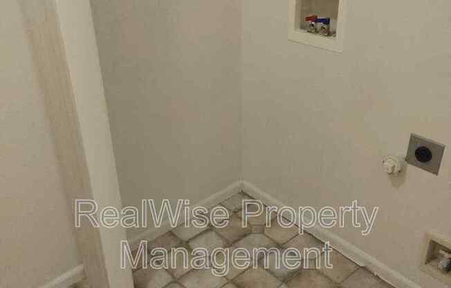 2 beds, 2 baths, 1,047 sqft, $1,625