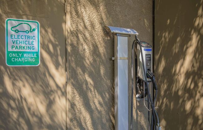 2 beds, 1 bath, 872 sqft, $1,325, Unit G1179