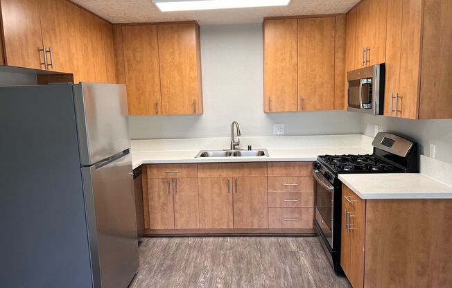 2 beds, 1 bath, 950 sqft, $3,215, Unit 1742-6