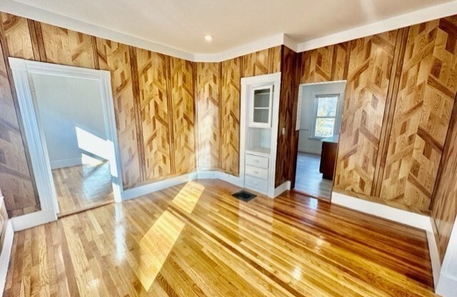 3 beds, 1 bath, $4,200, Unit 1