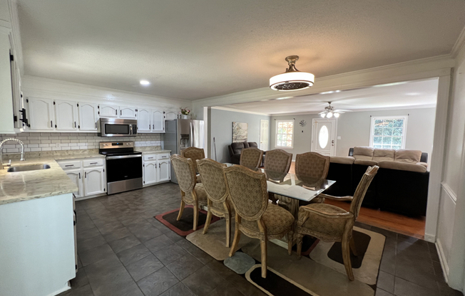 1240 SHADY OAK TRL