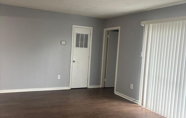 2 beds, 1 bath, 931 sqft, $850, Unit A3