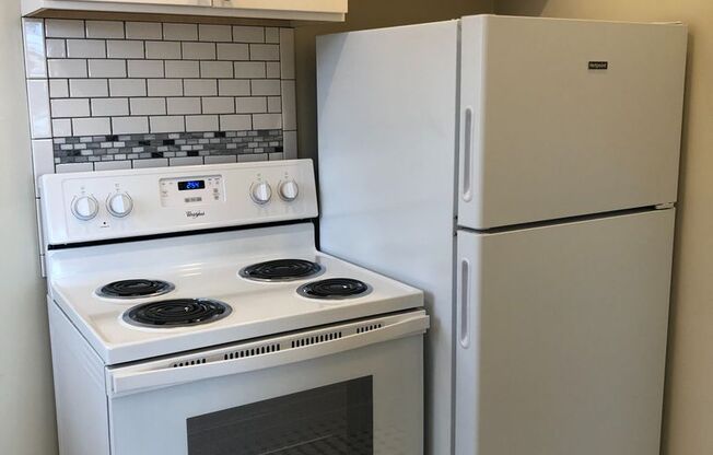 Studio, 1 bath, 300 sqft, $1,170, Unit 21