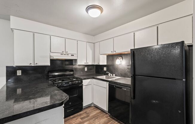 3 beds, 1.5 baths, 1,050 sqft, $1,385, Unit 96