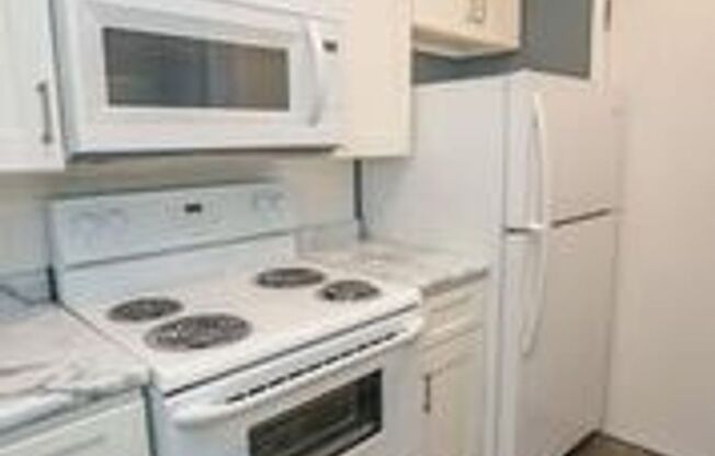 2 beds, 1 bath, $995, Unit 50-204