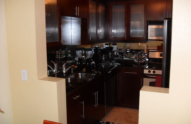 Meridian Top-Floor 1 Bed 1 Bath with Great City/Strip Views - Resort Style Living.