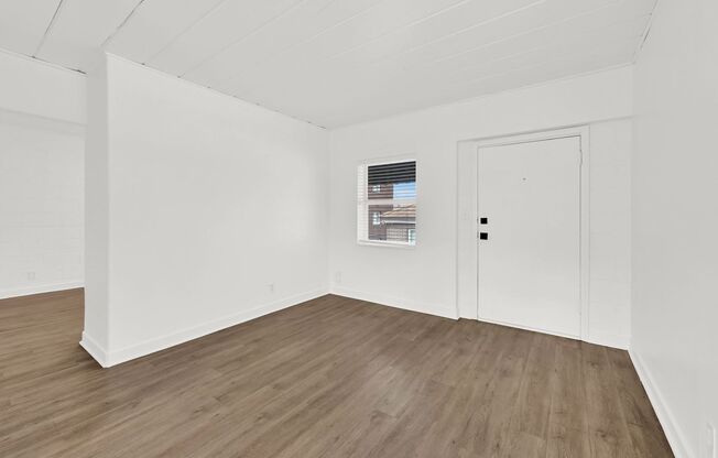 1 bed, 1 bath, $1,100, Unit 714