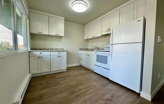 2 beds, 1 bath, 700 sqft, $1,775, Unit 11