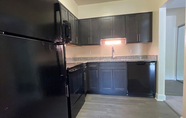 1 bed, 1 bath, 745 sqft, $1,750, Unit 14215 #104