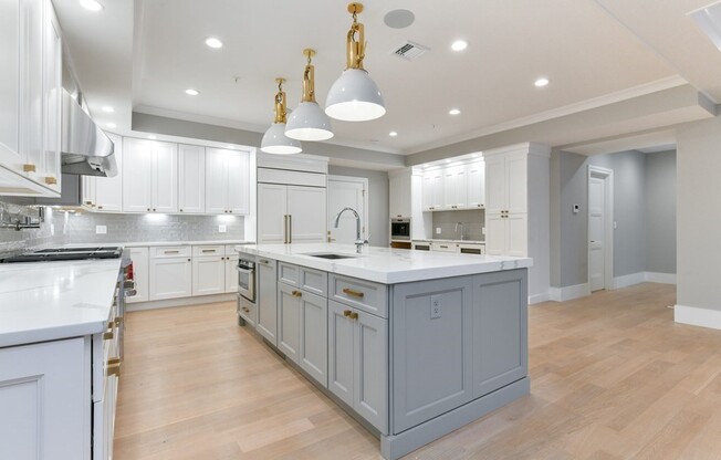 377 W 1 ST