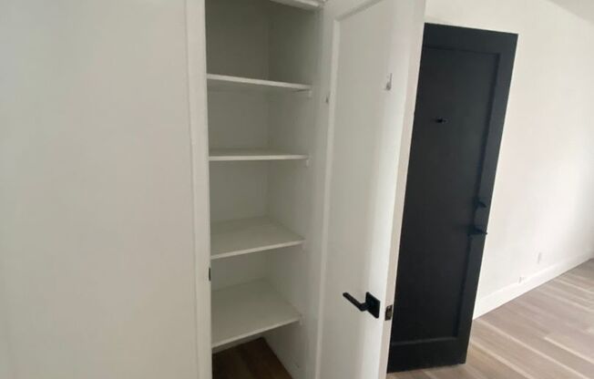 1 bed, 1 bath, $1,575, Unit C3