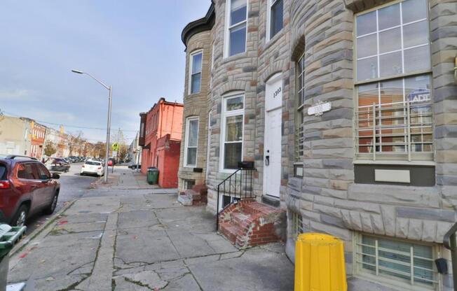 1303 JAMES ST