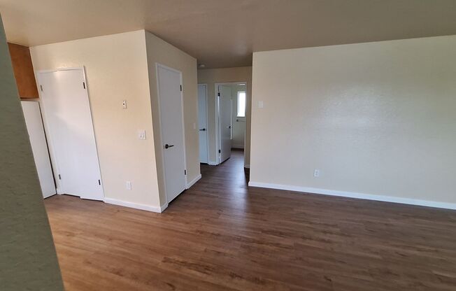 2 beds, 1 bath, $2,595, Unit 2