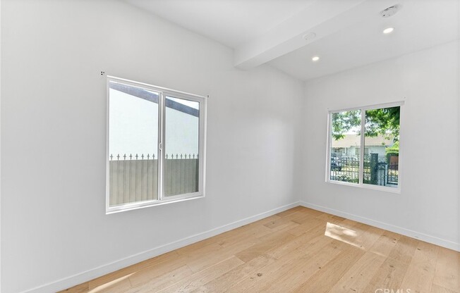 2623 W EXPOSITION PL