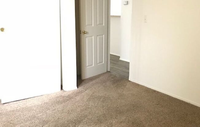 2 beds, 1 bath, 803 sqft, $1,050, Unit #1054