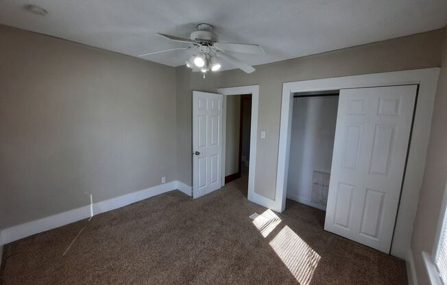 2 beds, 1 bath, $1,095