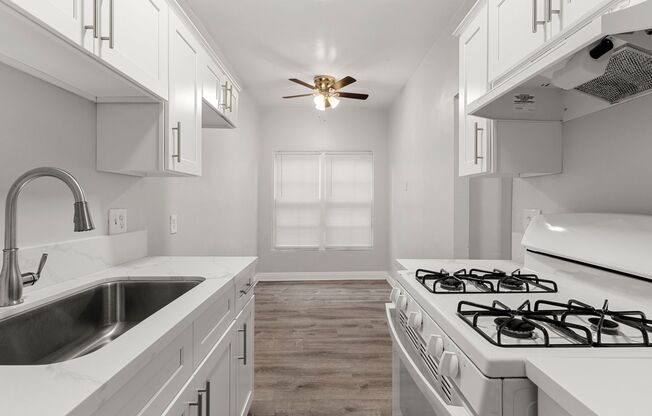 2 beds, 1 bath, 552 sqft, $1,895, Unit 726-03
