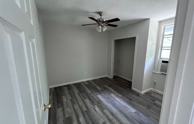 2 beds, 1 bath, 672 sqft, $950, Unit W. POPLAR UNIT 2609