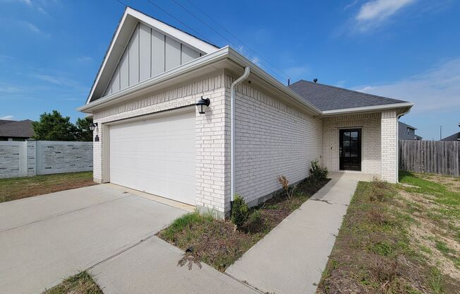 Cul De Sac Lot with no Side Neighbor for added privacy! Half Car Garage. Great standard features, including granite countertops in kitchen and all baths, 42 inch WHITE cabinets, Herringbone Designer Backsplash, Optional Kitchen Island for added Countertop