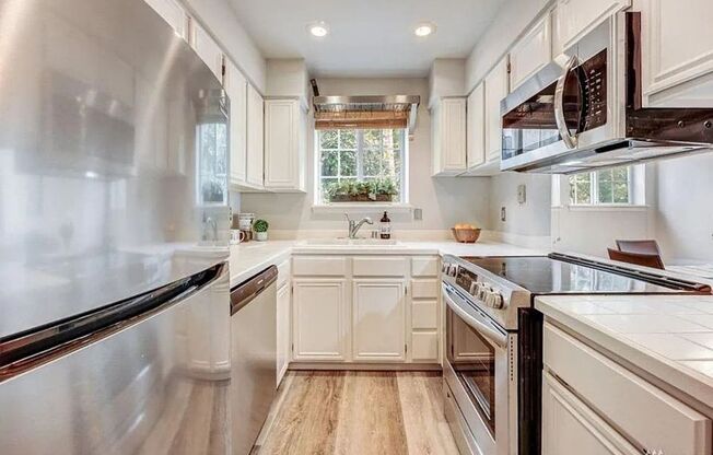 Cozy 2bd Bellevue condo